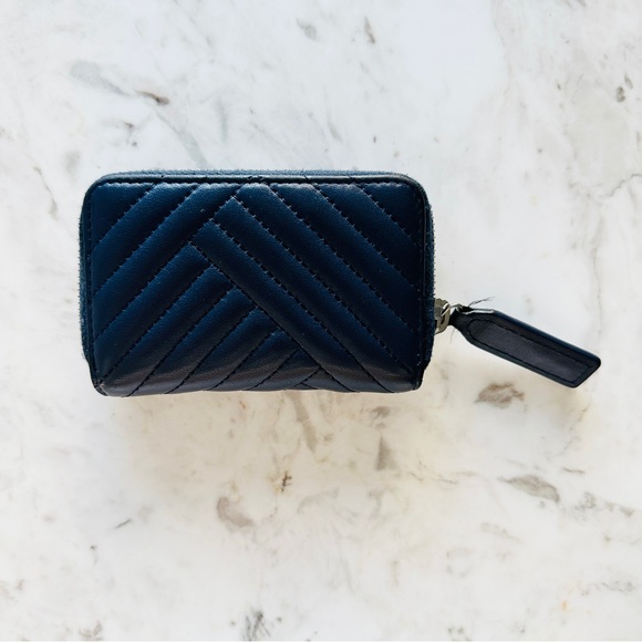 CHANEL Lambskin Quilted CC Chevron Coin Purse with Zipper (Navy) - Picture 3 of 15